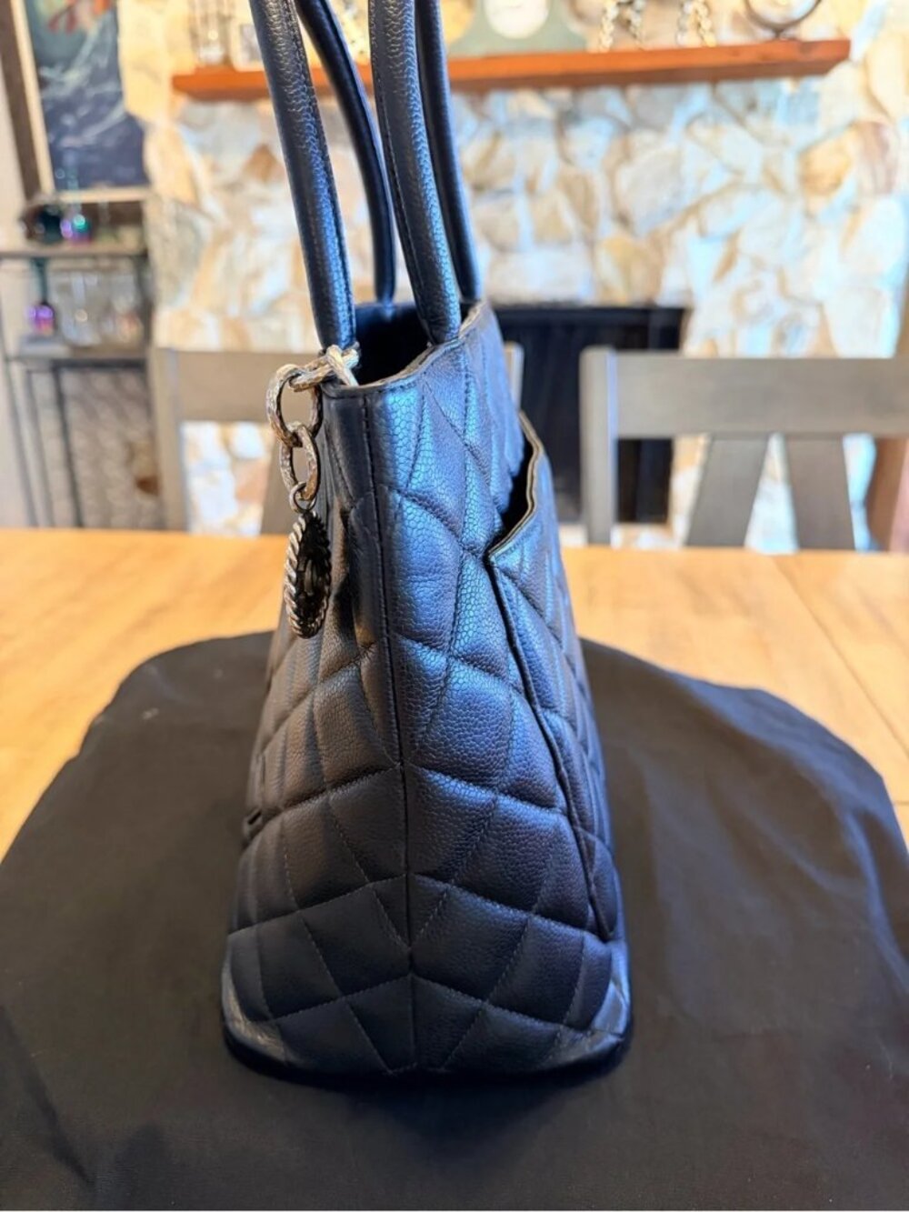 CHANEL Black Caviar Leather medium Tote medallion vintage Serious inquires only - Picture 3 of 11